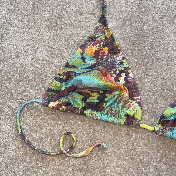 PILYQ MULTI-COLOR PYTHON PRINT TRIANGLE TOP SIZE L - Picture 2 of 9